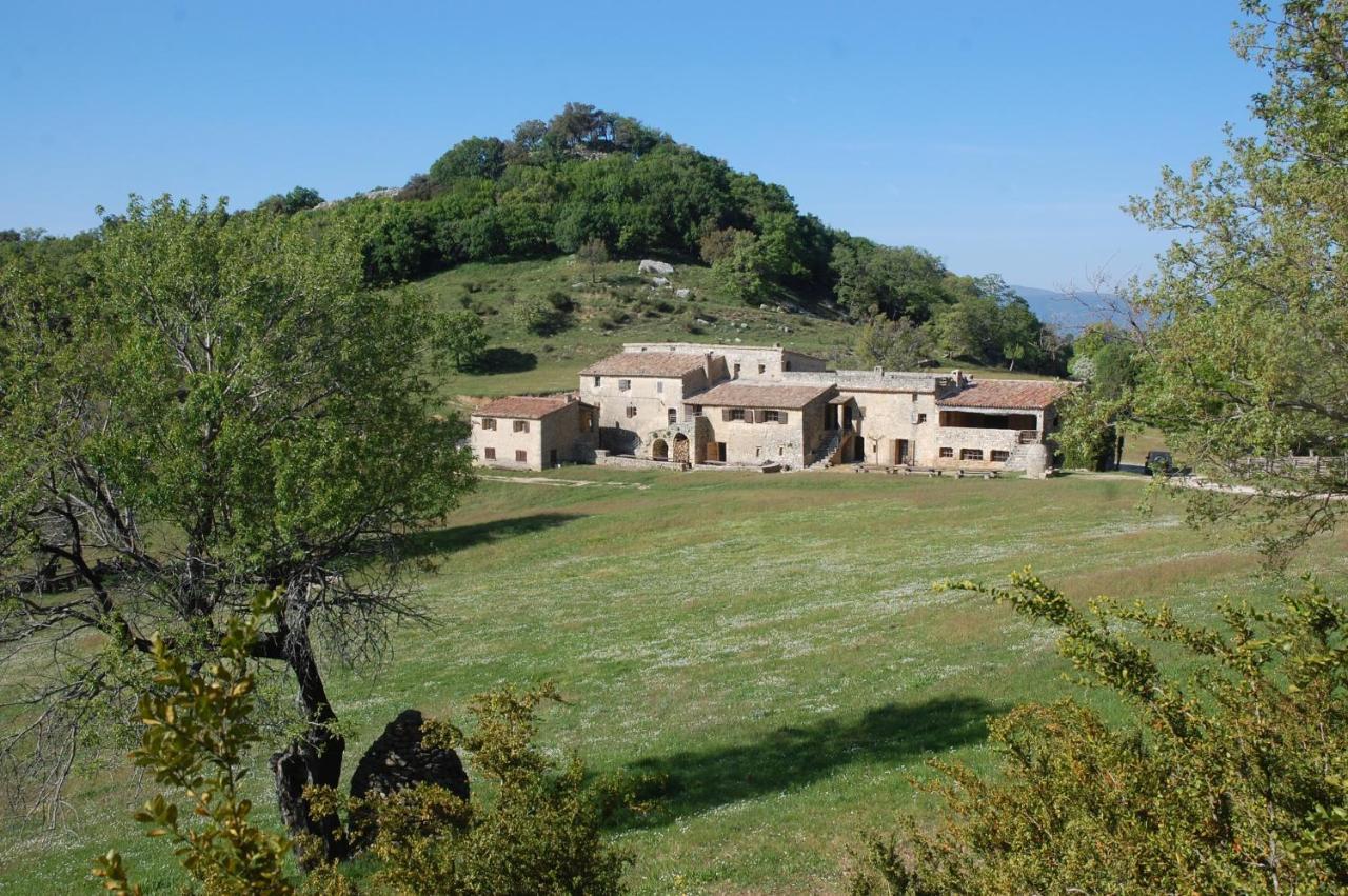 Le Domaine Du Castellas Sivergues Eksteriør bilde
