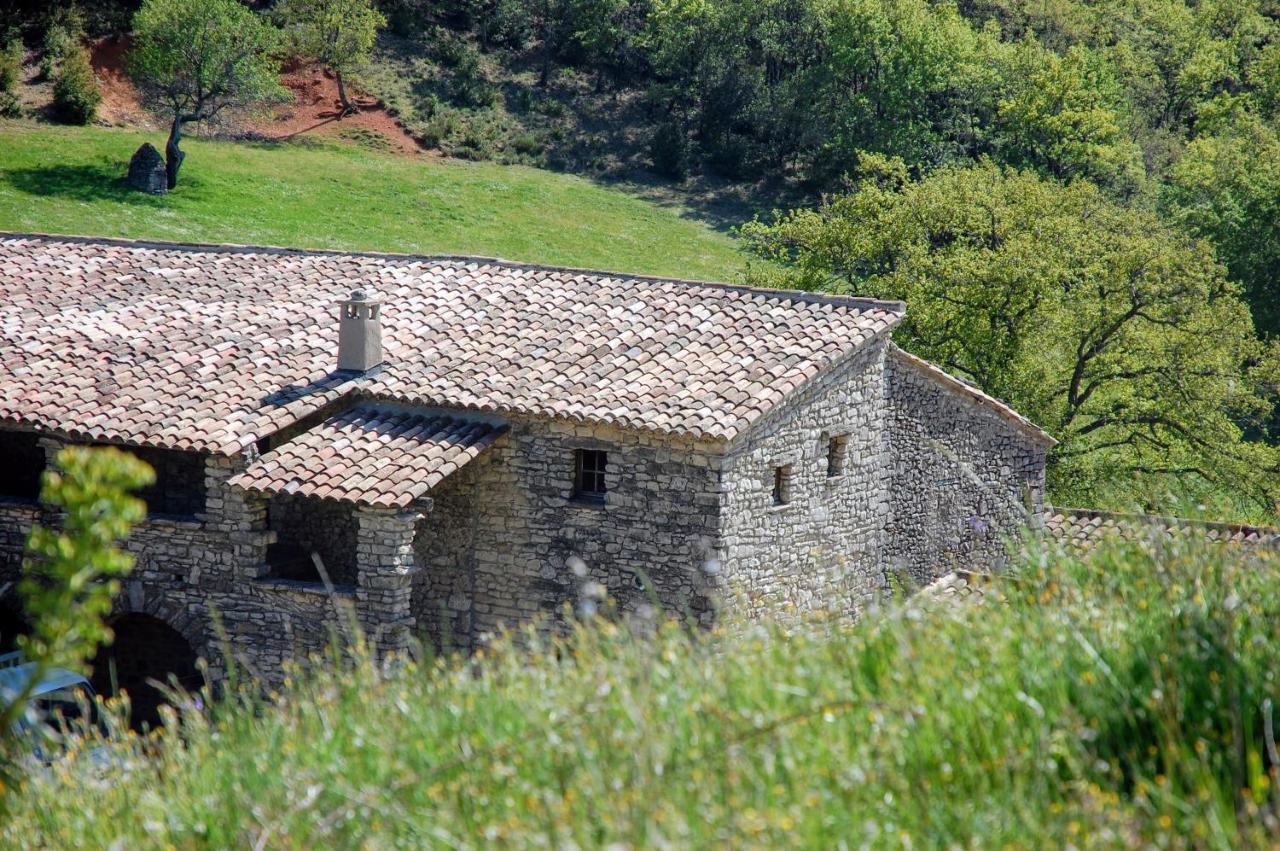 Le Domaine Du Castellas Sivergues Eksteriør bilde