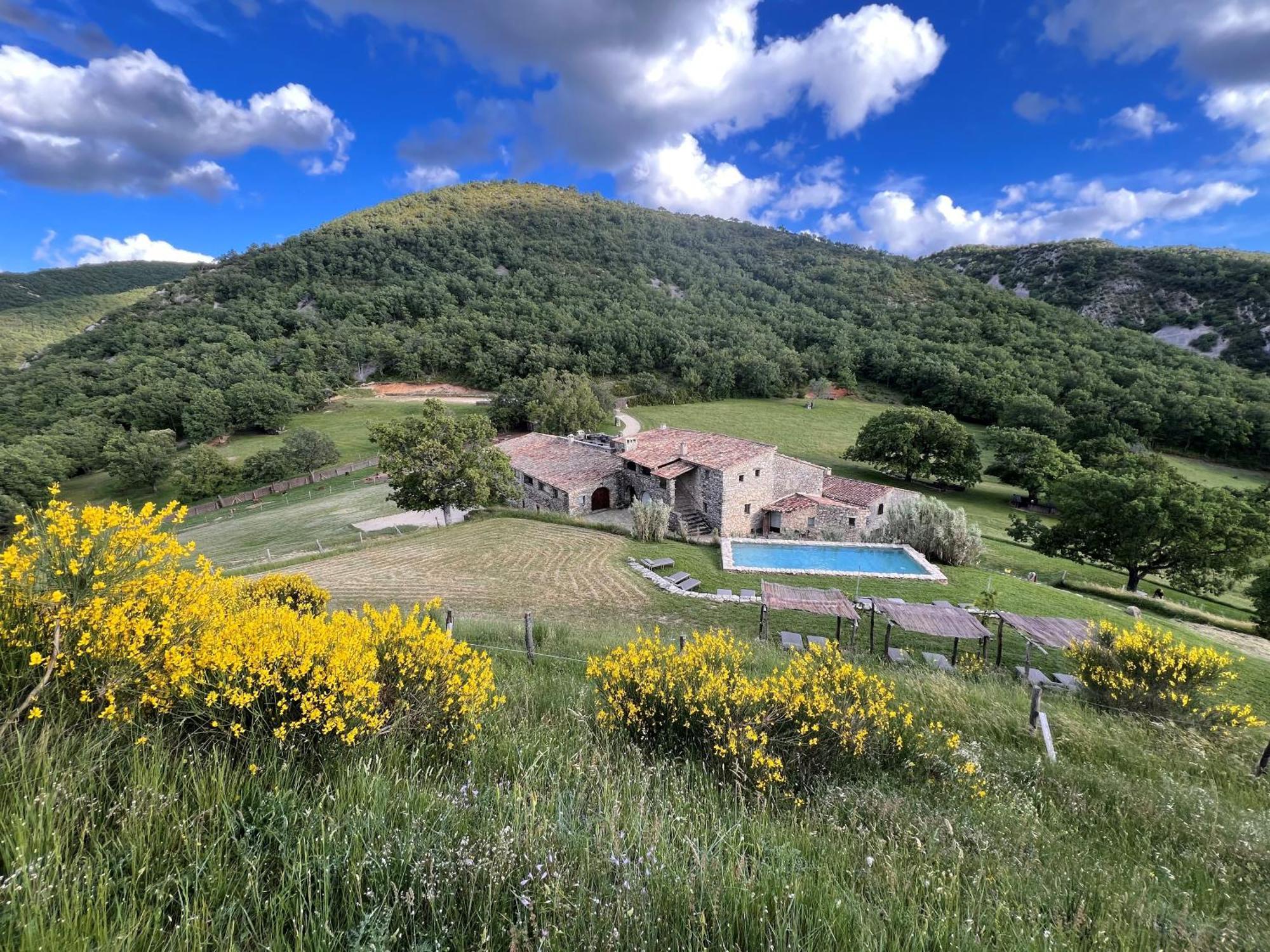 Le Domaine Du Castellas Sivergues Eksteriør bilde